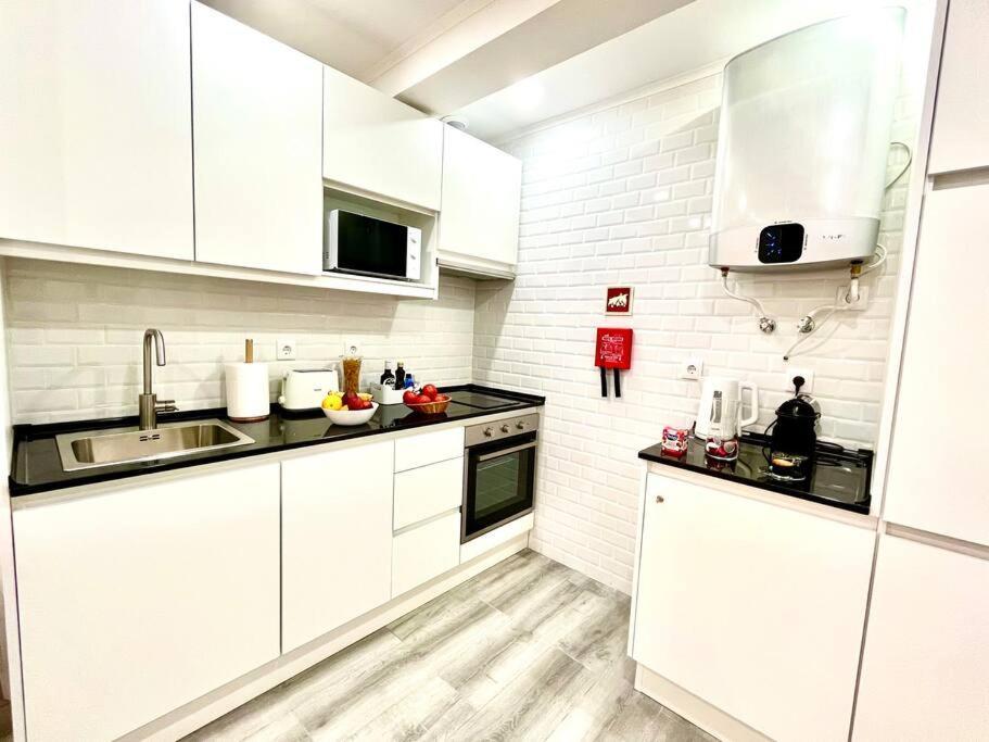 New-Romantic Studio Near The Beach! Paço de Arcos المظهر الخارجي الصورة