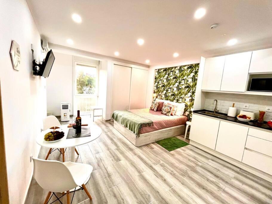 New-Romantic Studio Near The Beach! Paço de Arcos المظهر الخارجي الصورة